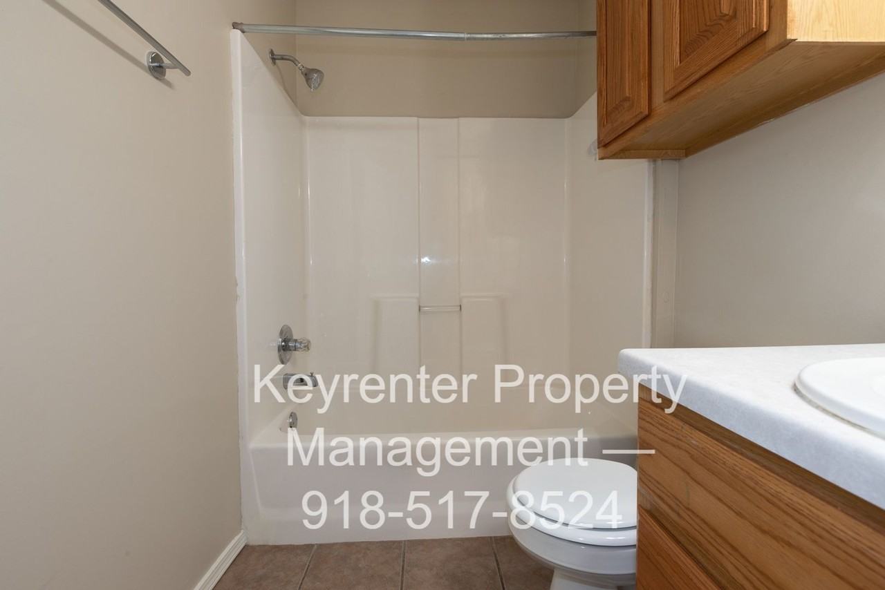2312 W Quantico St - Photo 3 of 38