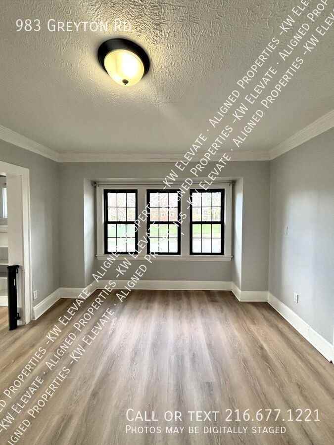 983 Greyton Rd - Photo 5 of 22