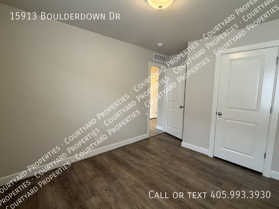15913 Boulderdown Dr - Photo 3 of 24