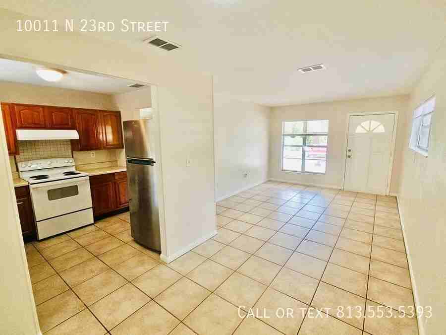 10011 N 23rd St - Photo 6 of 38