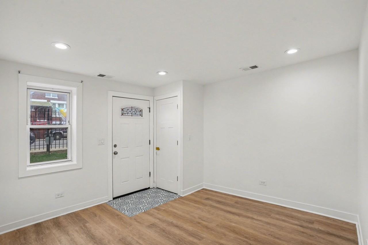 2812 S Pulaski Rd #B - Photo 6 of 15