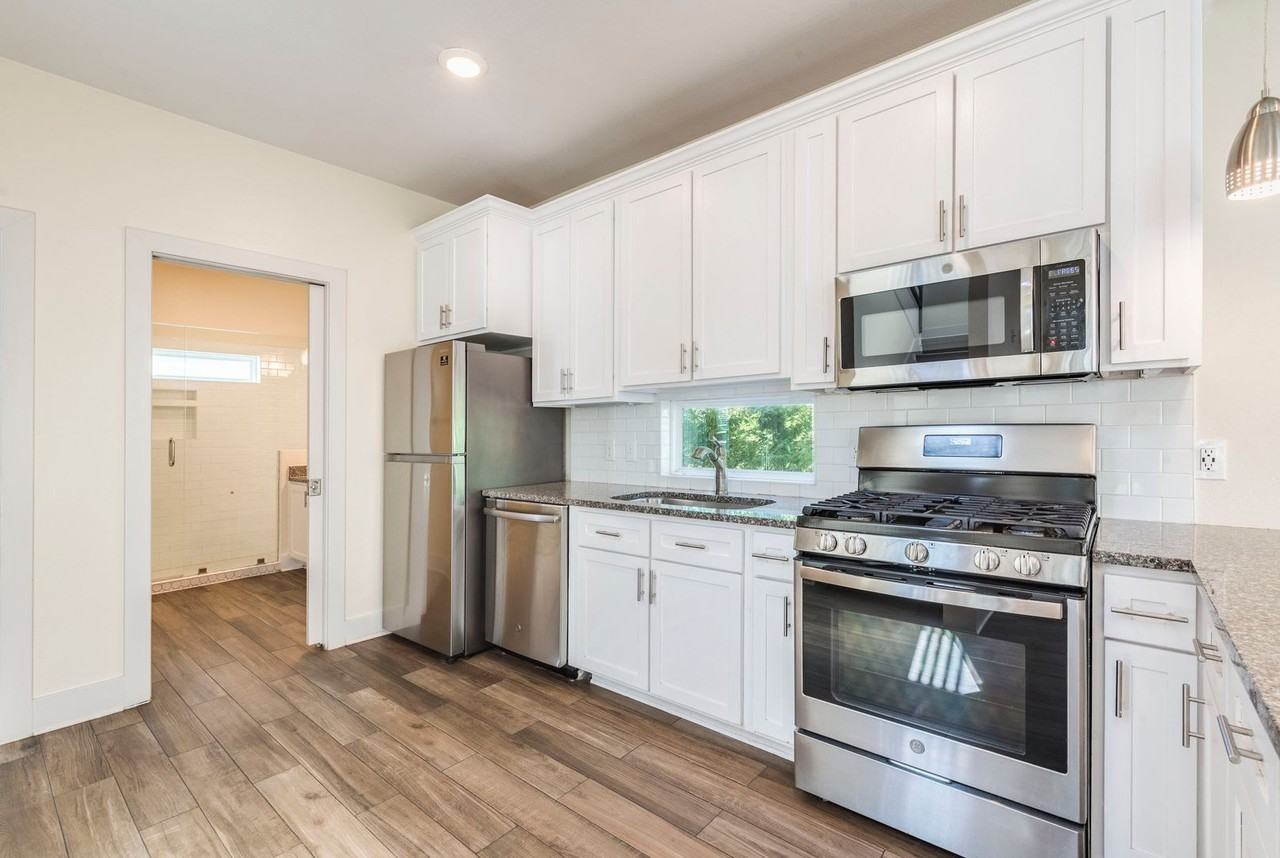 3702 Tower View Ct #B - Photo 4 of 23