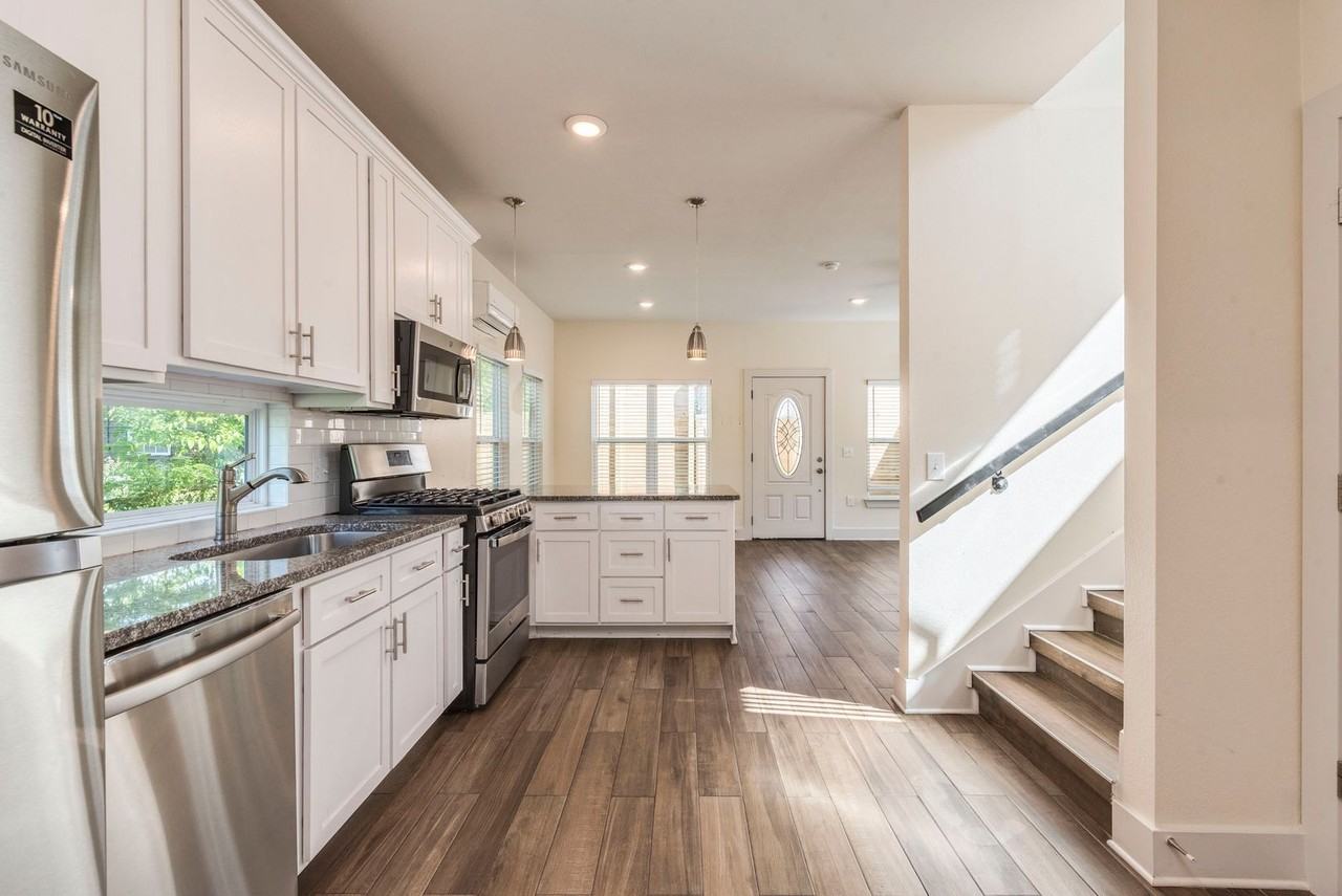 3702 Tower View Ct #B - Photo 6 of 23