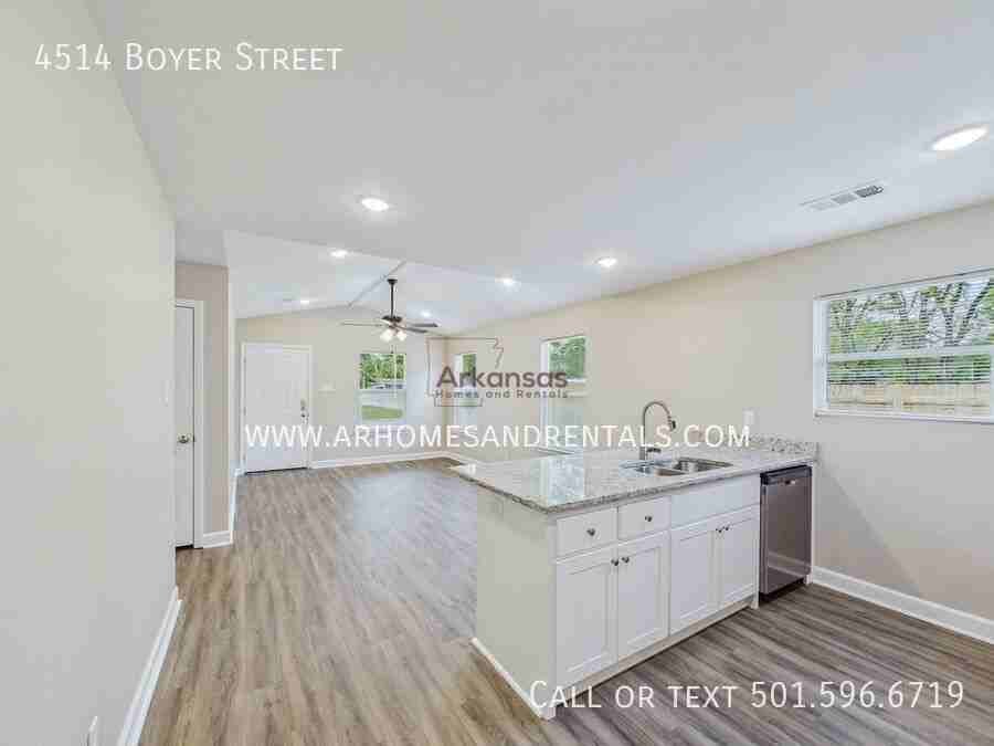 4514 Boyer St - Photo 4 of 12