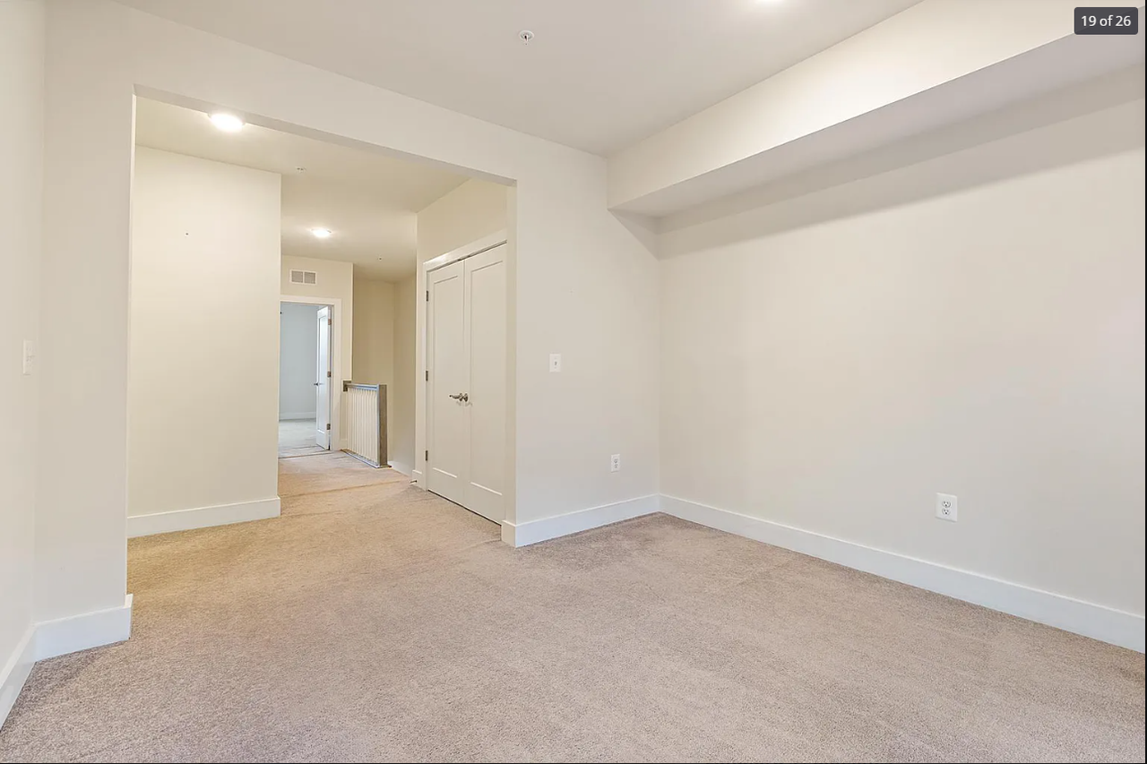 613 Herndon Pkwy #51 - Photo 5 of 20