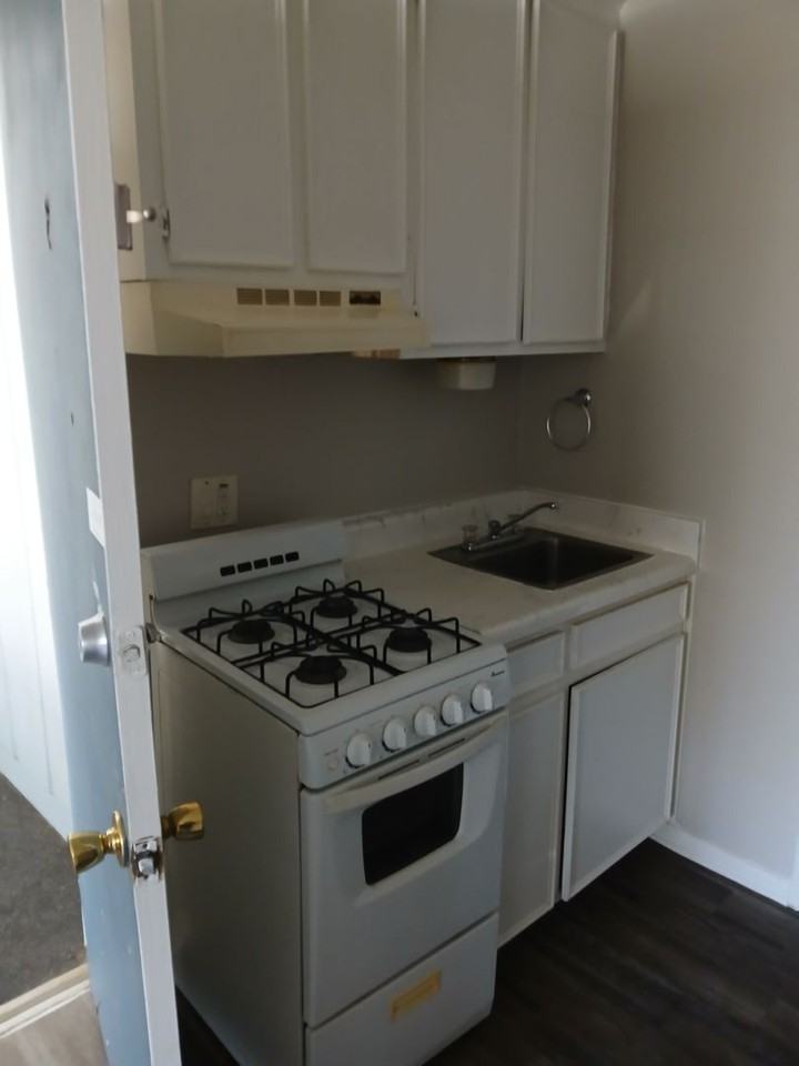 Live Oak - Photo 4 of 5