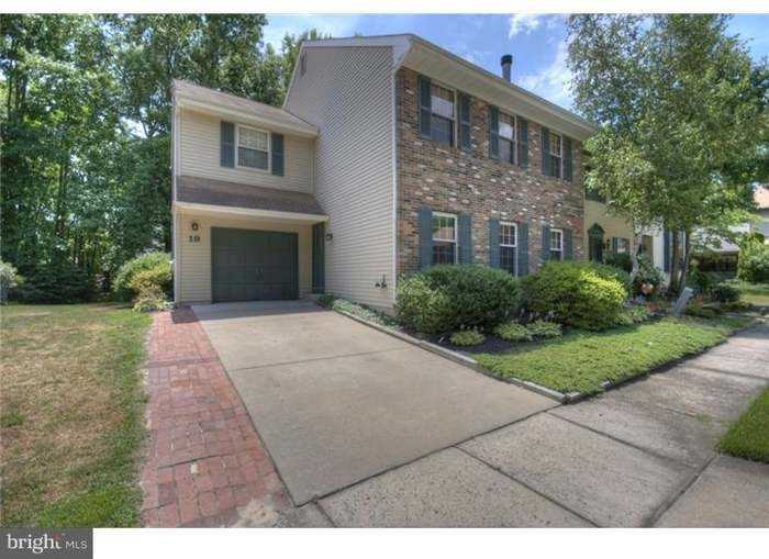 19 Fawnhollow Ct #1 - Photo 3 of 4