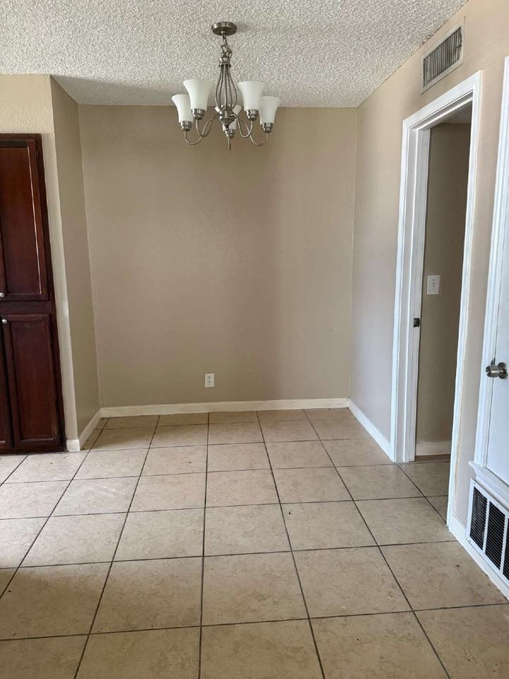 10571 Starcrest Dr - Photo 6 of 26