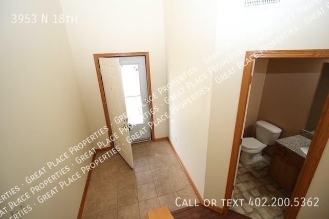 3953 N 18th St - Photo 3 of 30