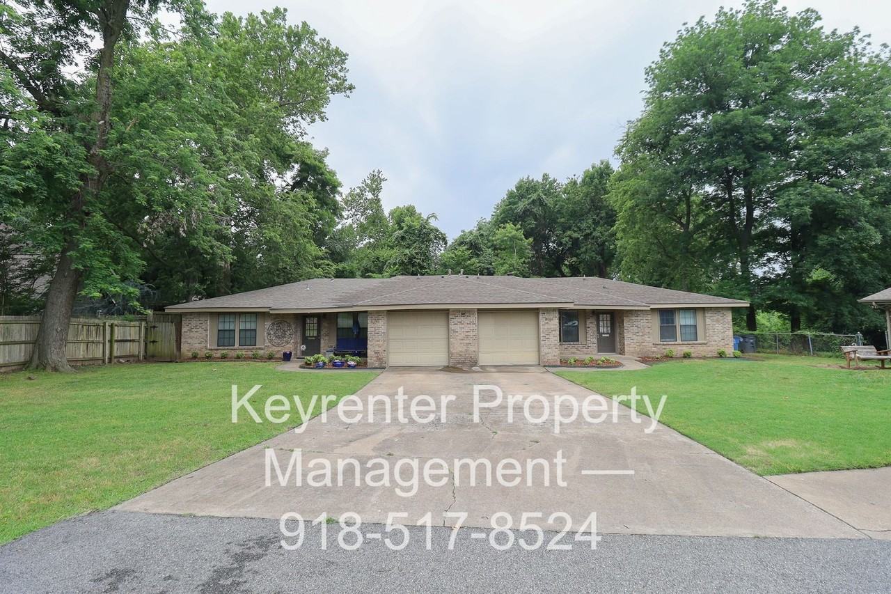 2114 S Birmingham Ct - Photo 2 of 25