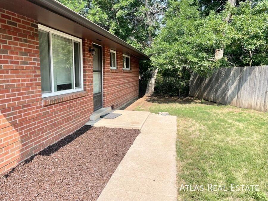 124 W Cheyenne Rd - Photo 2 of 11