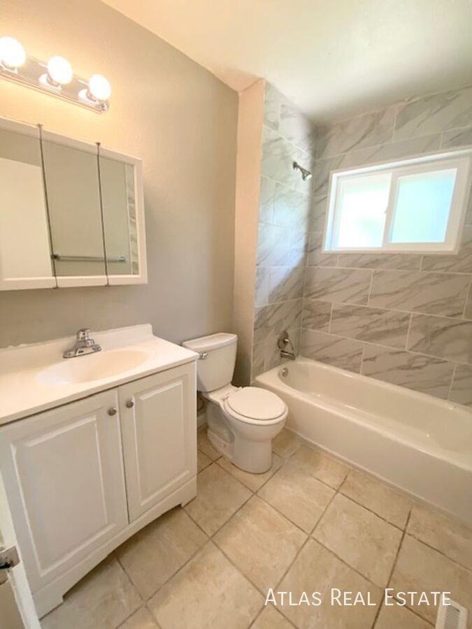 124 W Cheyenne Rd - Photo 3 of 11