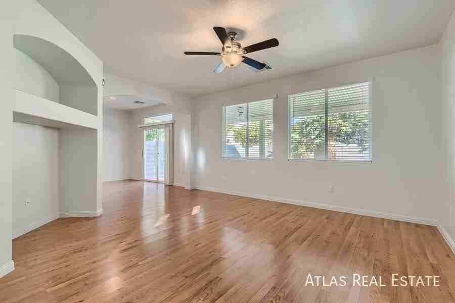 9278 Shellmont Ct - Photo 5 of 33