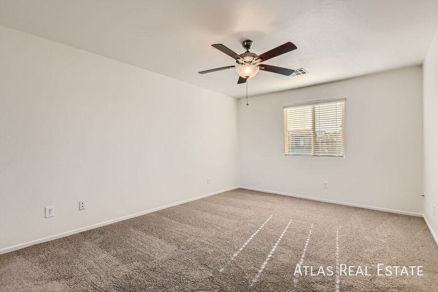 2692 Niddrie Ave - Photo 5 of 18