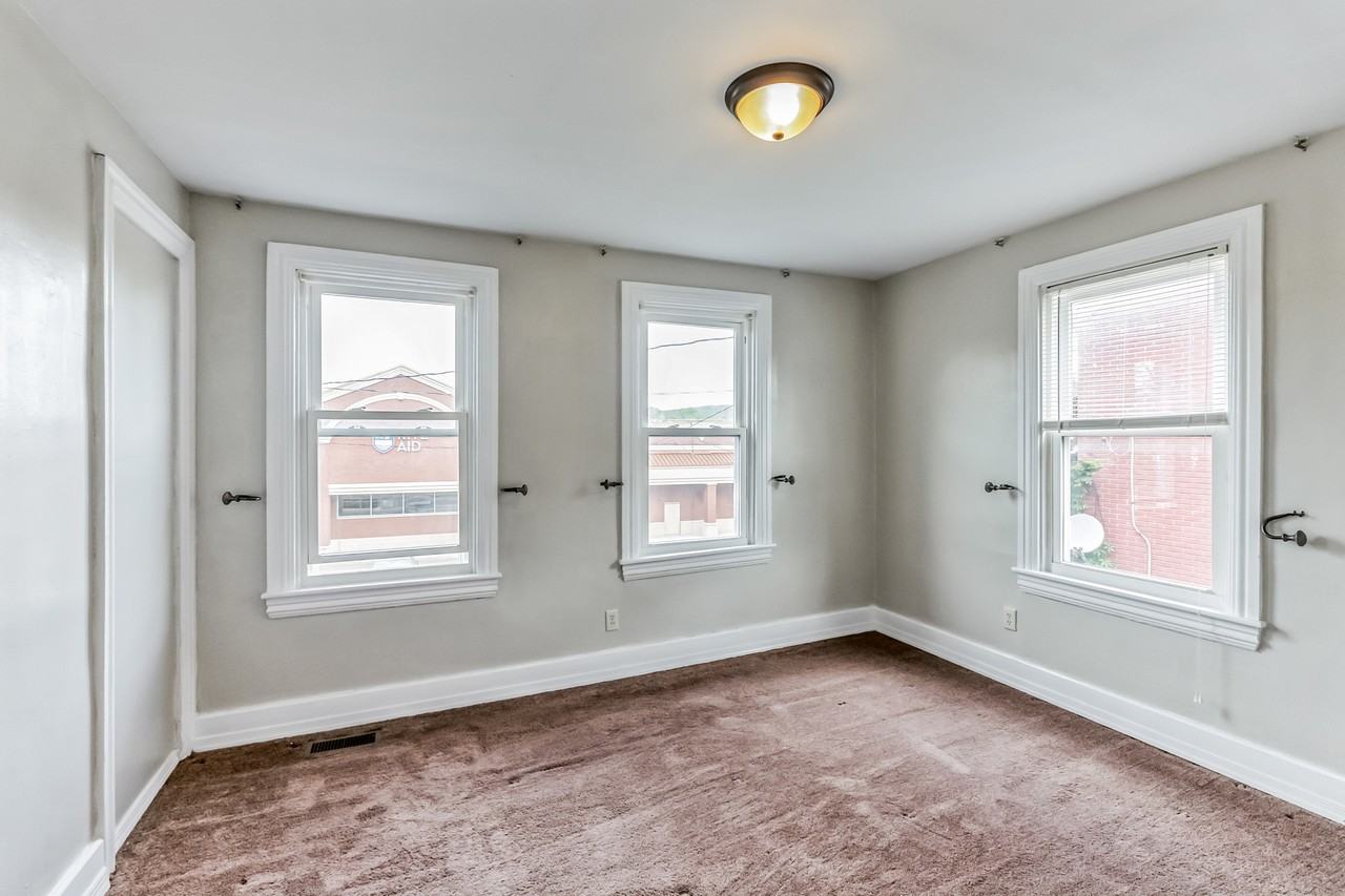 123 Main St - Photo 4 of 13