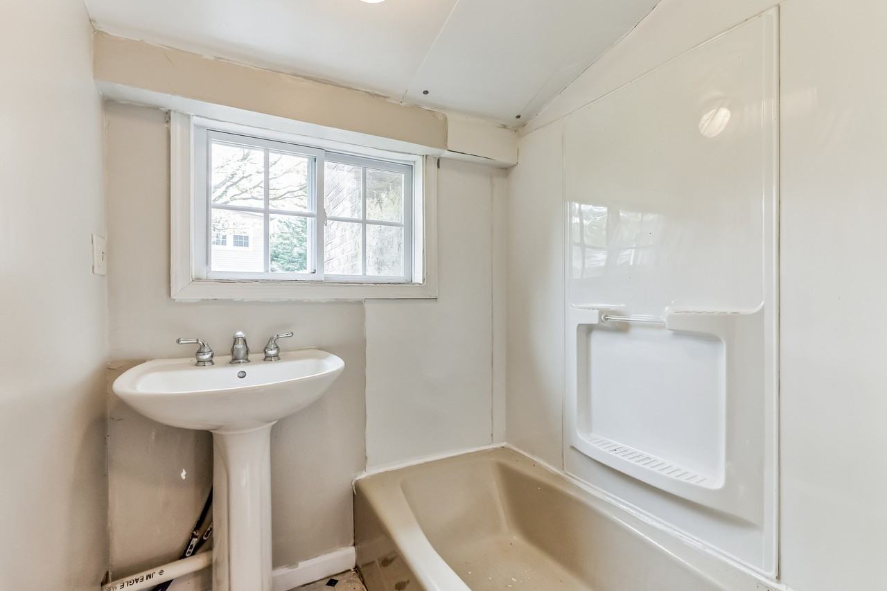 123 Main St - Photo 7 of 13