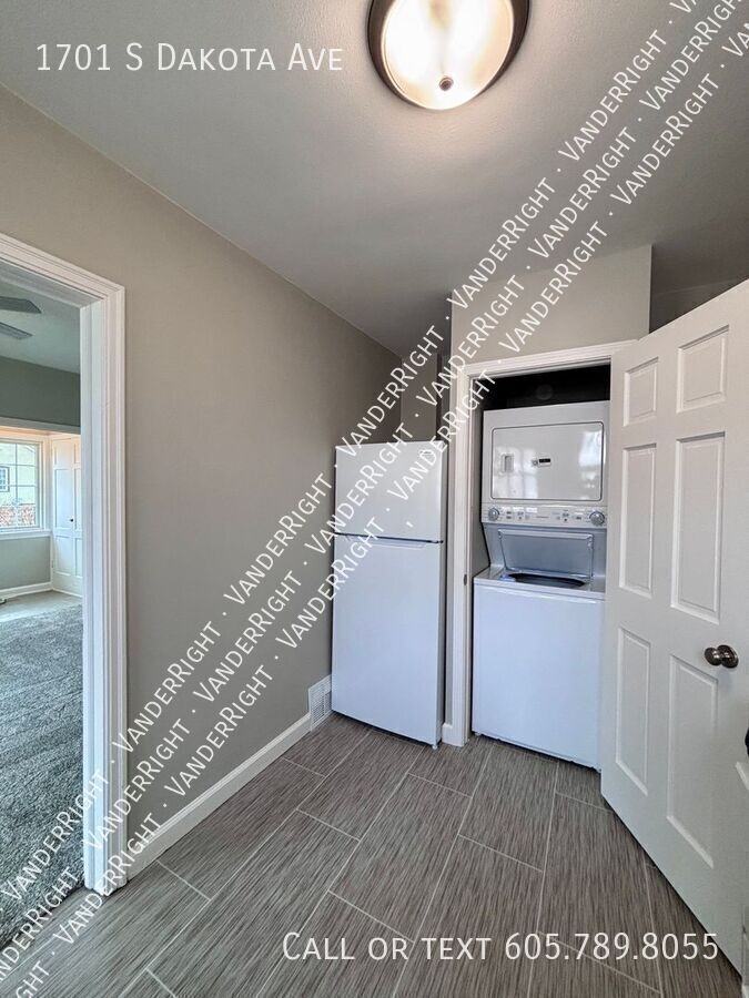 1701 S Dakota Ave - Photo 4 of 15