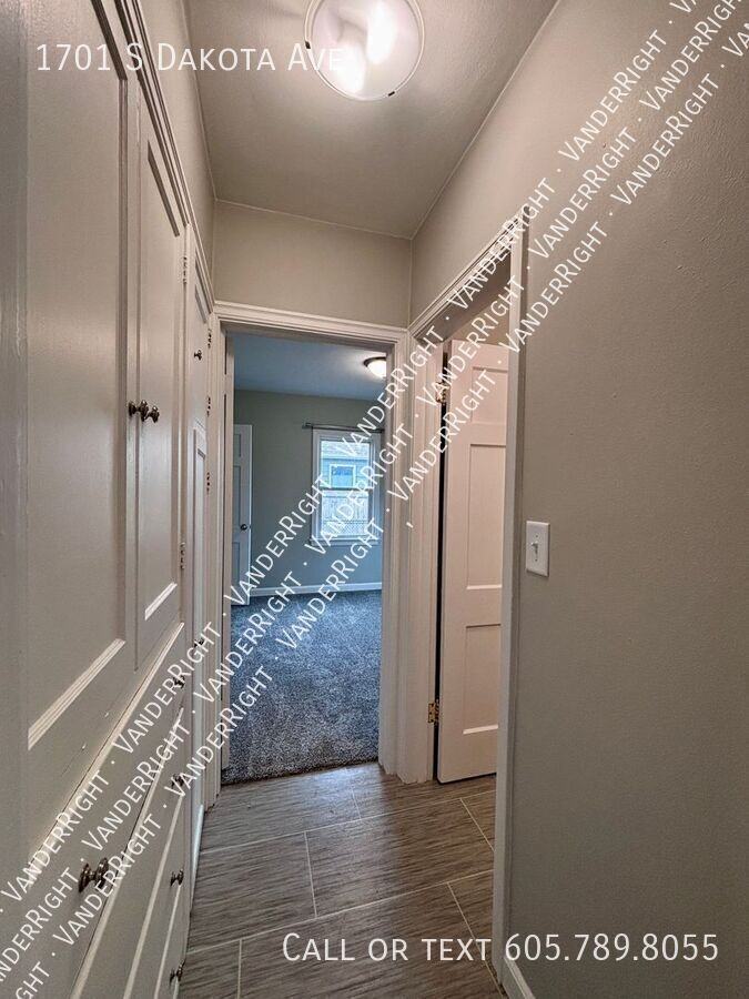 1701 S Dakota Ave - Photo 5 of 15