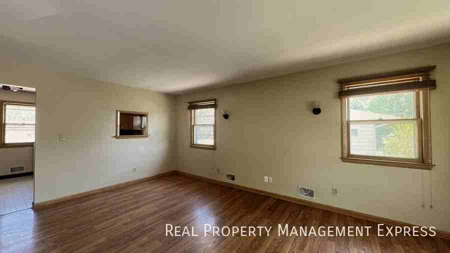 3116 S Lake Ave - Photo 2 of 22