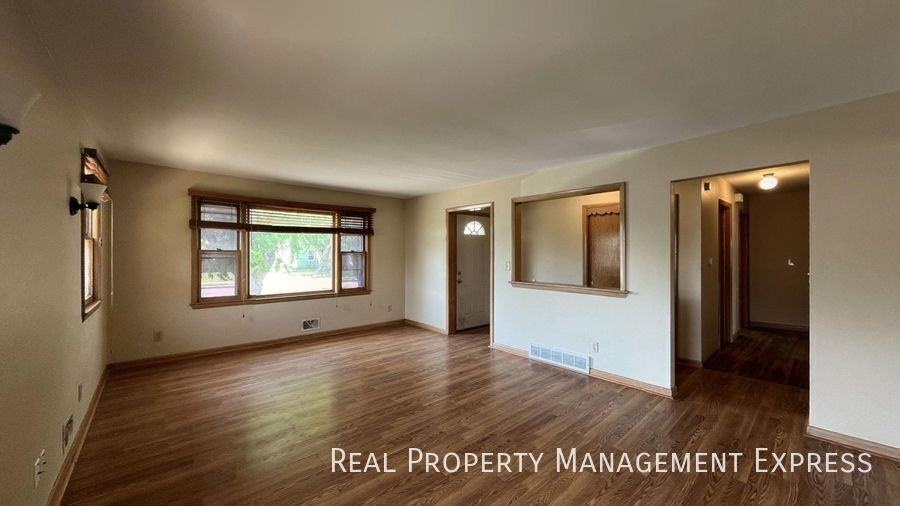 3116 S Lake Ave - Photo 5 of 22