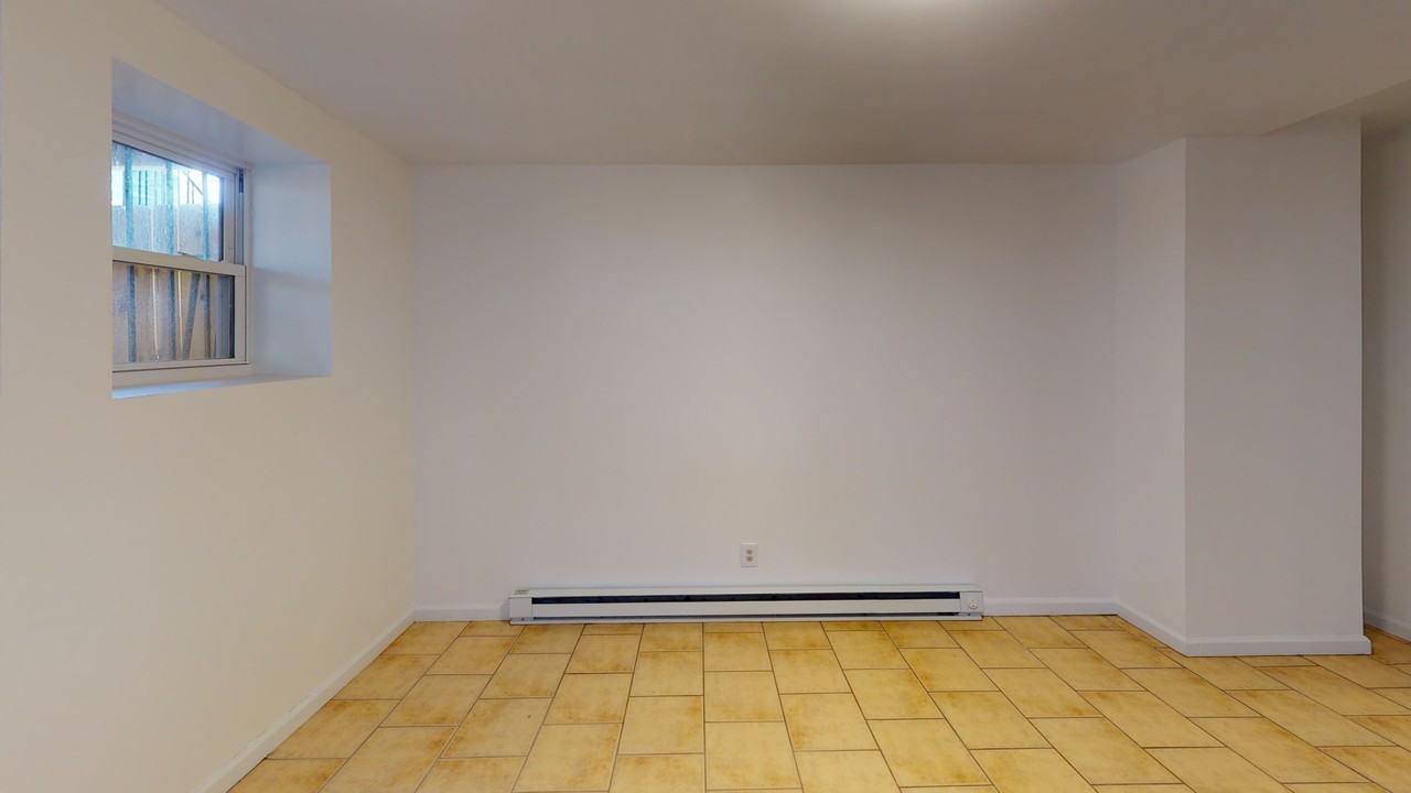 608 3rd St Ne - Photo 5 of 8