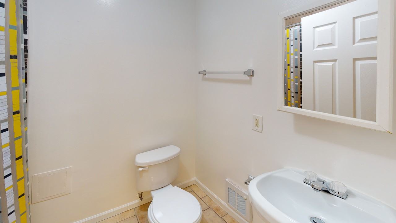 608 3rd St Ne - Photo 6 of 8