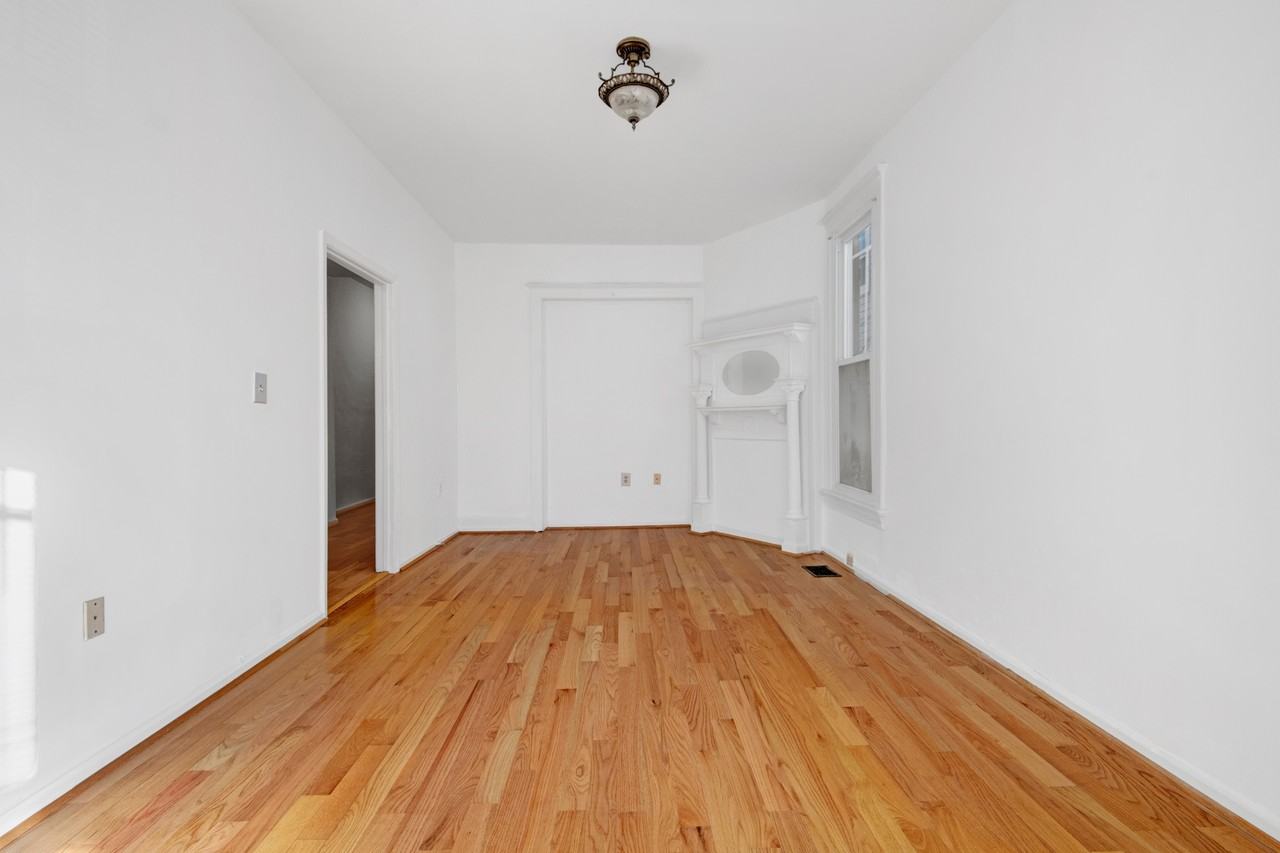 739 Morton St Nw - Photo 2 of 18