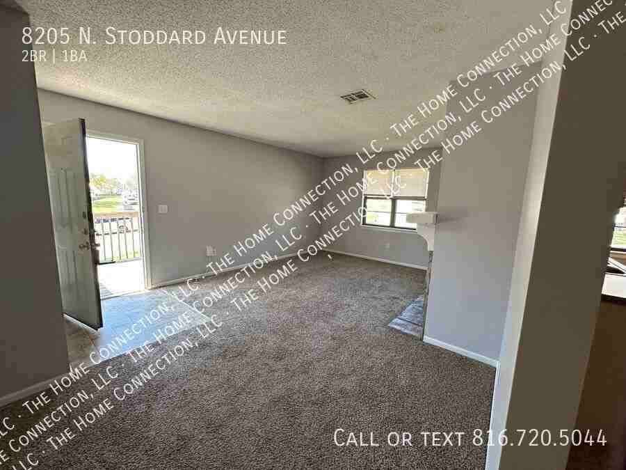 8205 N Stoddard Ave - Photo 2 of 16