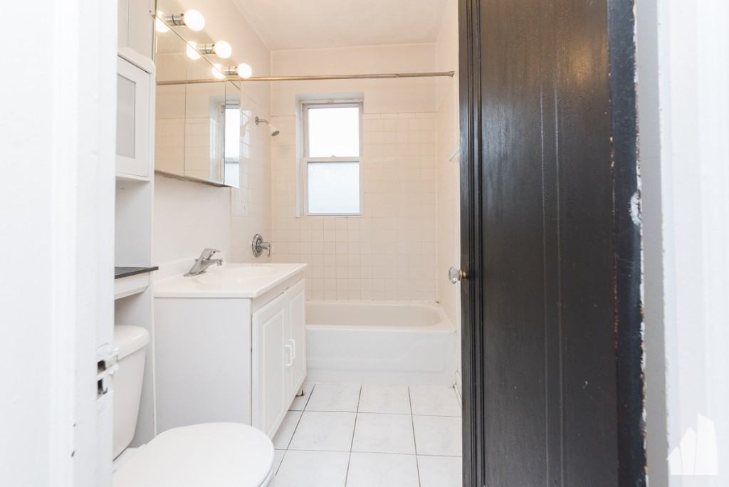 4921 N Hermitage Ave #1 - Photo 7 of 9