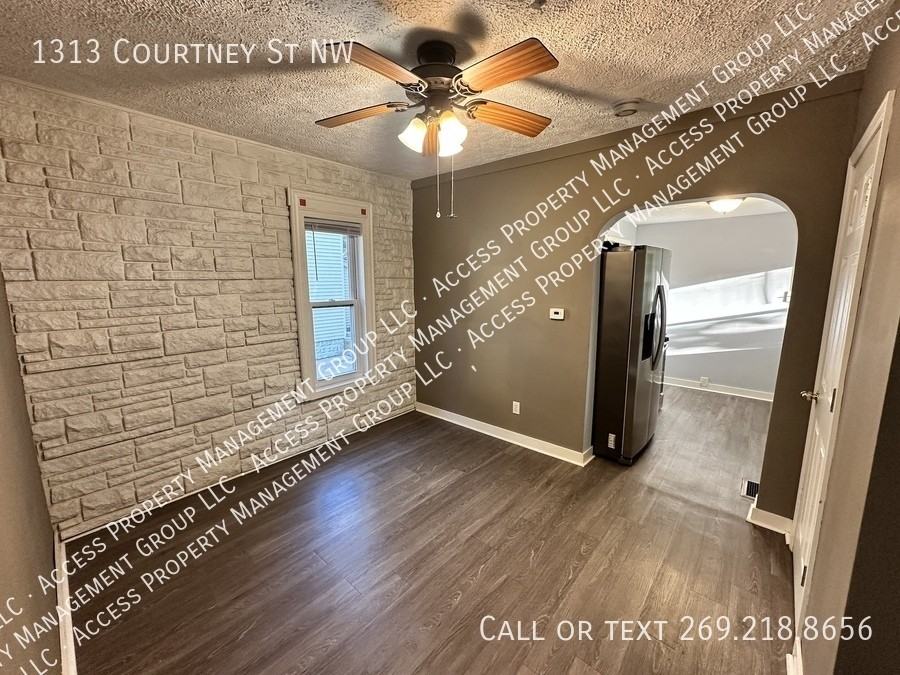 1313 Courtney St Nw - Photo 5 of 29