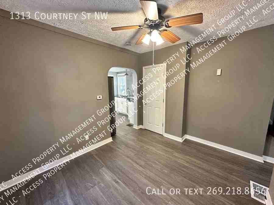 1313 Courtney St Nw - Photo 6 of 29