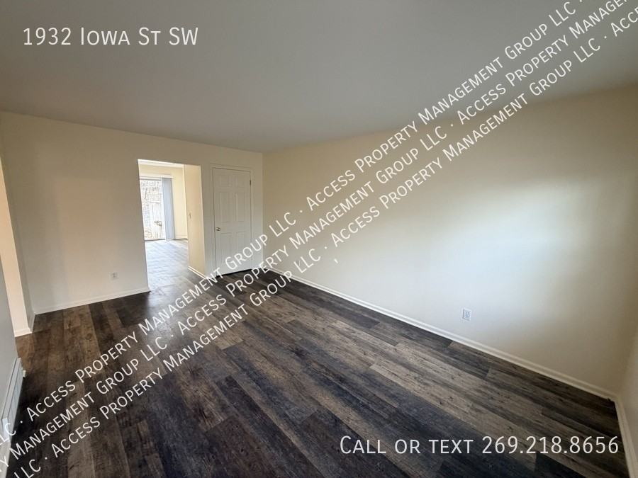 1932 Iowa St Sw - Photo 2 of 24