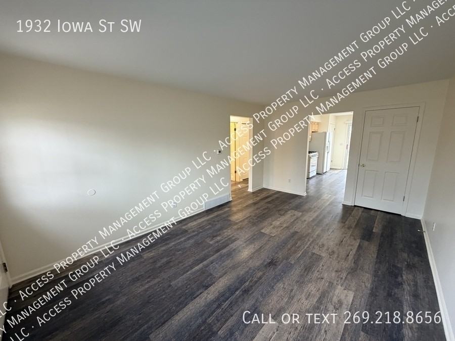1932 Iowa St Sw - Photo 3 of 24