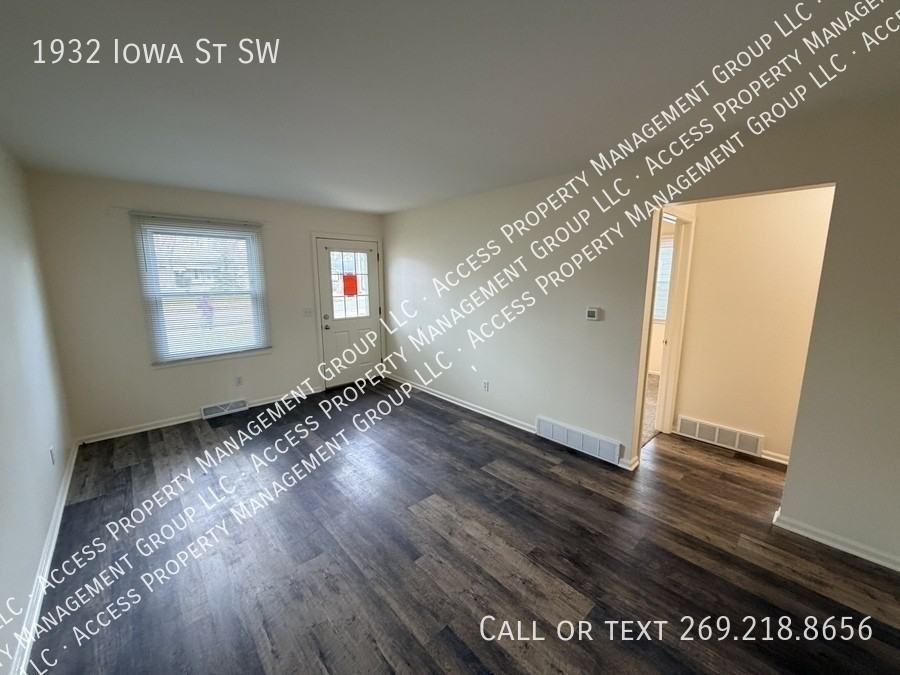 1932 Iowa St Sw - Photo 4 of 24