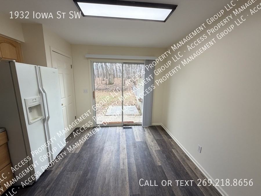 1932 Iowa St Sw - Photo 7 of 24