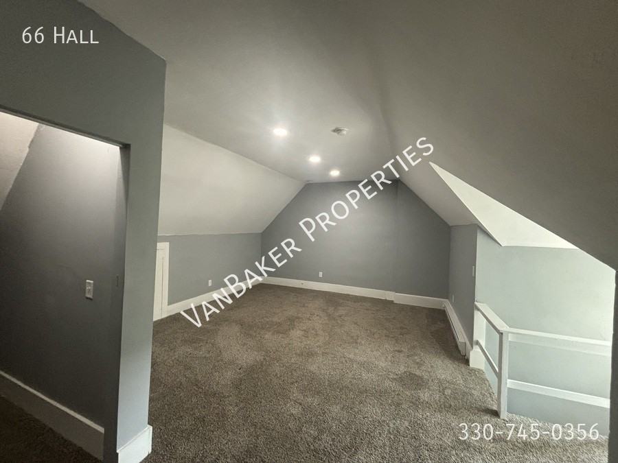 66 Hall St - Photo 3 of 17