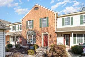 featured image of 2039F Raleigh Rd