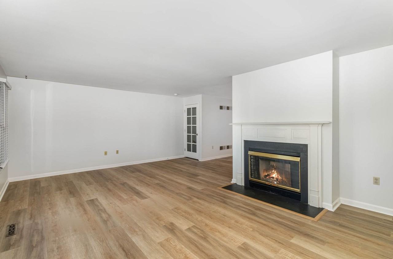 2039F Raleigh Rd - Photo 5 of 27