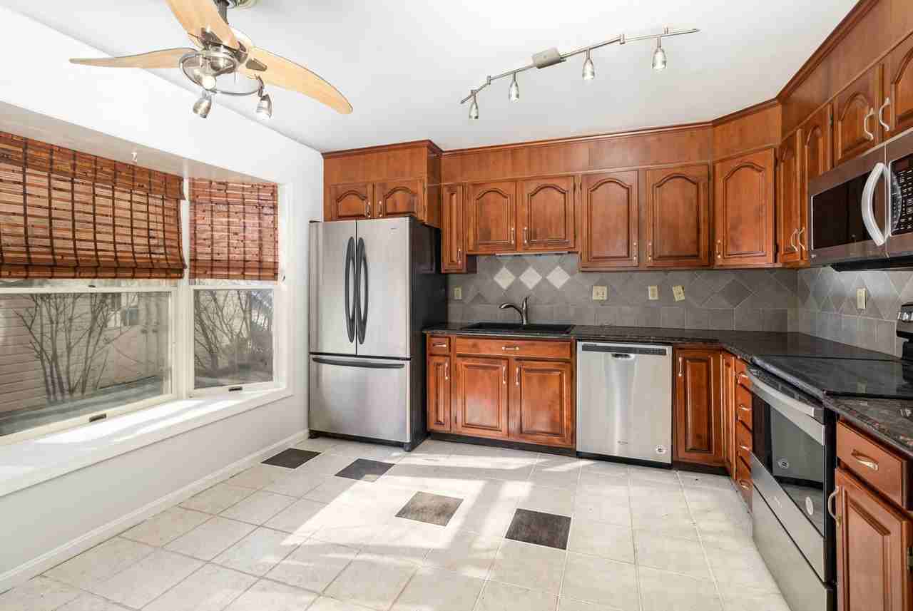 2039F Raleigh Rd - Photo 7 of 27