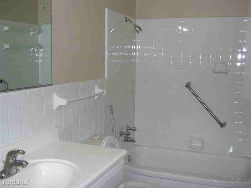 1556A Jones Dr #4 - Photo 4 of 5