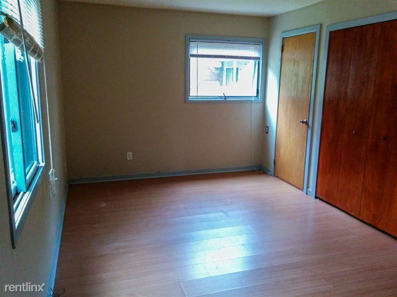 1556A Jones Dr #4 - Photo 5 of 5