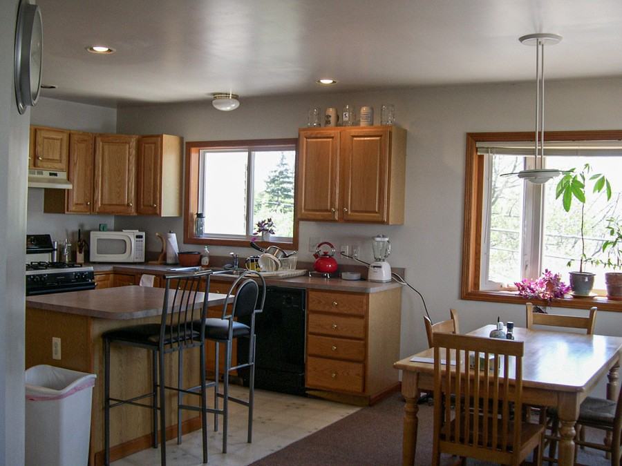 1552 Jones Dr #1552-1 - Photo 2 of 2