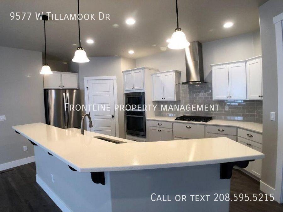 9577 W Tillamook Dr - Photo 5 of 19