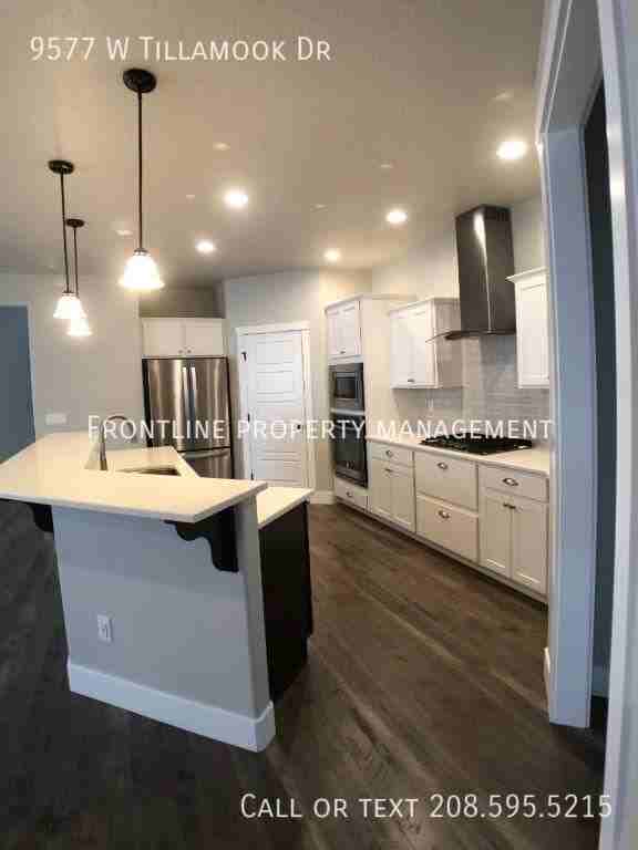 9577 W Tillamook Dr - Photo 6 of 19