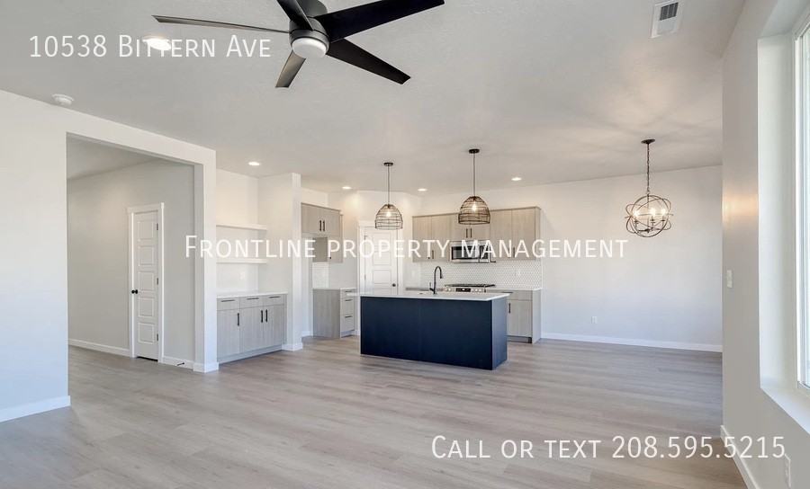 10538 W Bittern St - Photo 3 of 12