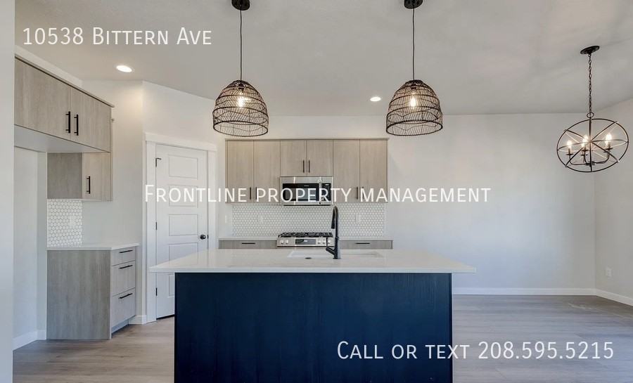 10538 W Bittern St - Photo 5 of 12