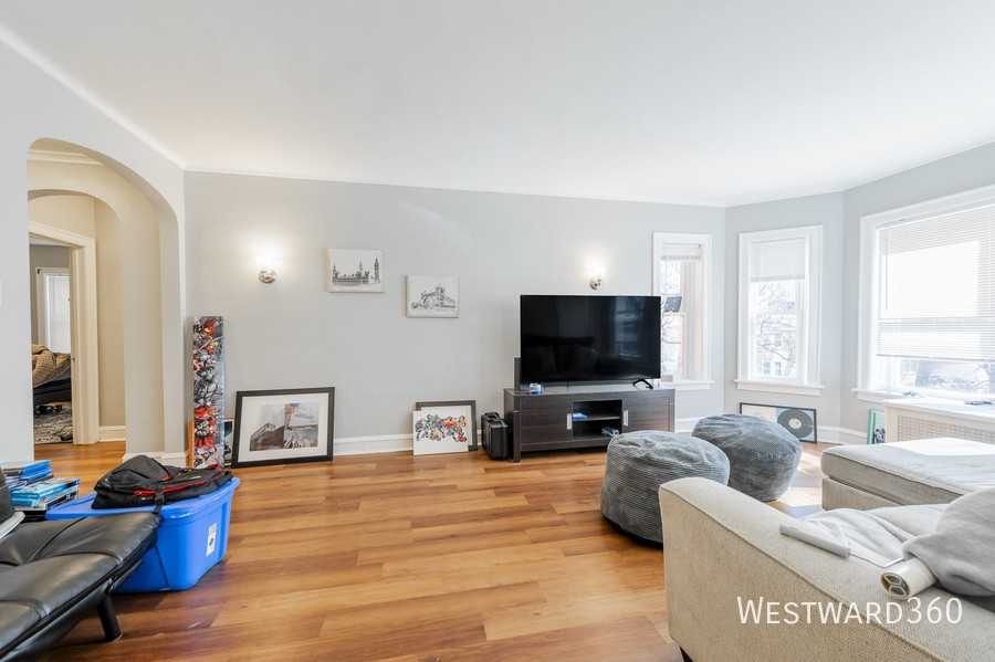 2134 W Arthur Ave #2S - Photo 2 of 15