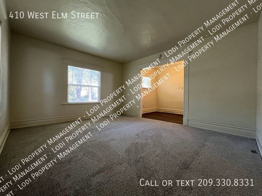 410 W Elm St - Photo 5 of 35