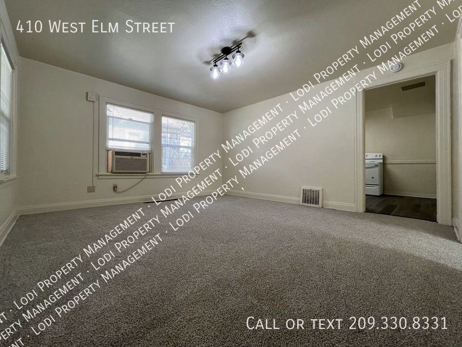 410 W Elm St - Photo 7 of 35