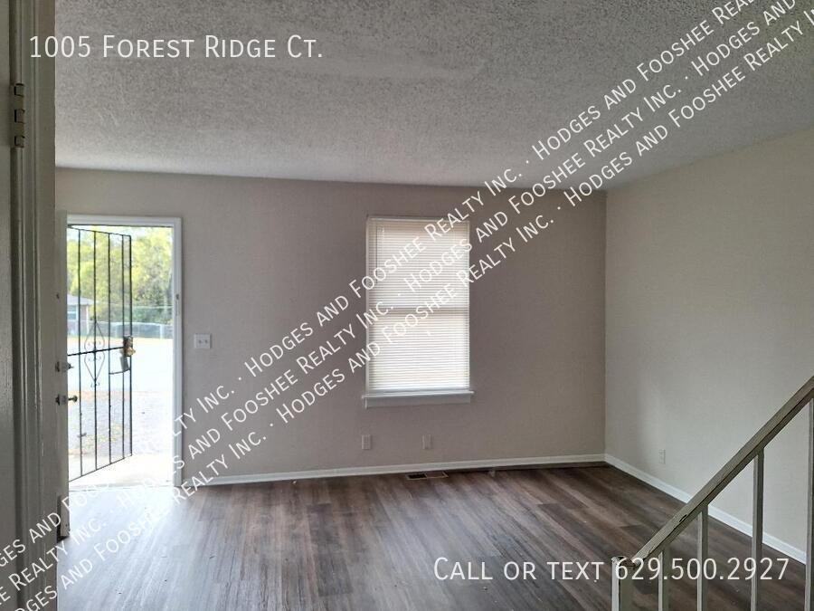 1005 Forest Ridge Ct - Photo 3 of 9